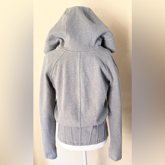 Lululemon Scuba Hoodie in Heathered Medium Grey - Size 6 - Picture 12 of 12